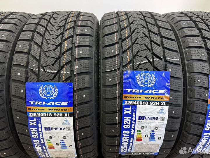 Tri Ace Snow White II Stud 225/40 R18 92H