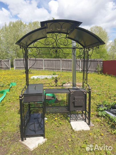 Кованый мангал с крышей