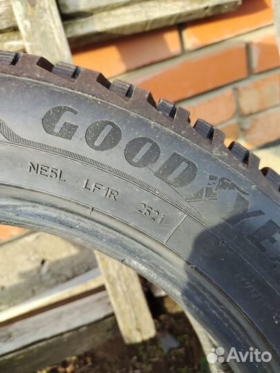 Goodyear Ultra Grip Ice Arctic 2 225/55 R18