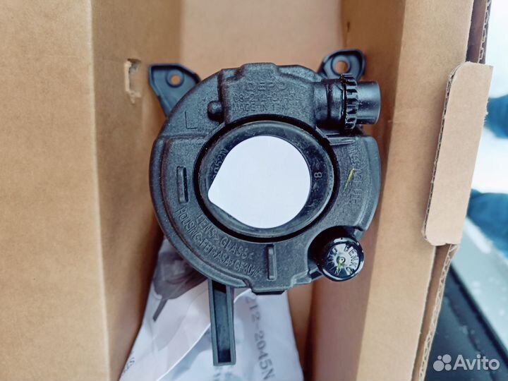 Фара противотуманная Toyota E120 левая