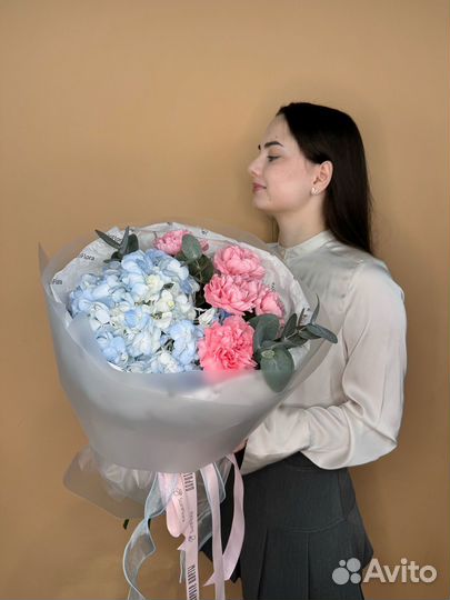 Букет с гортензией