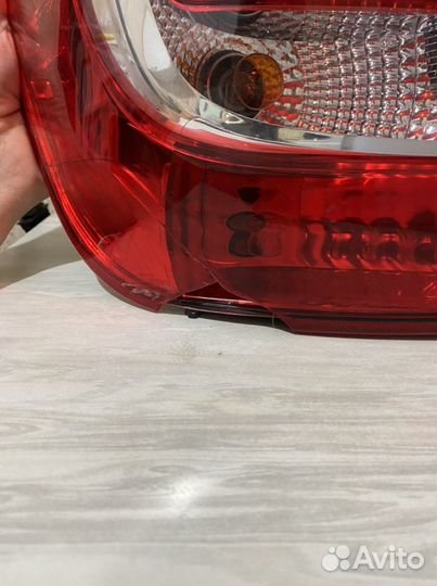 Задний левый фанарь гранта fl универсал