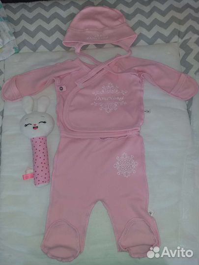 Комплект на выписку для девочки