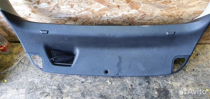 Обшивка двери багажника Opel Astra J GTC 2012-2017