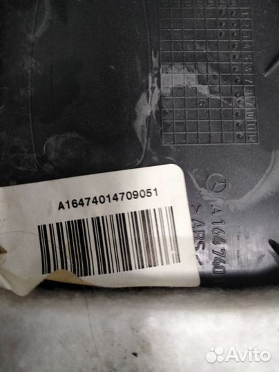 Обшивка двери багажника Мерседес ML W164