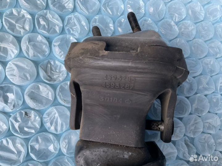 Подушка двигателя передняя левая Dodge Intrepid