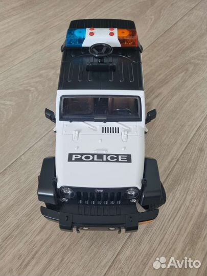 Машина полиция bruder