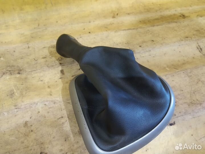 Рукоятка кожух кулисы кпп Nissan Qashqai J10