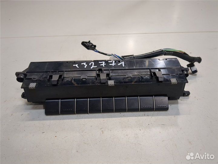 Переключатель отопителя Lexus UX, 2021