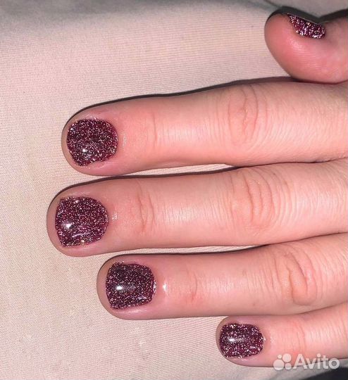 Модель на маникюр