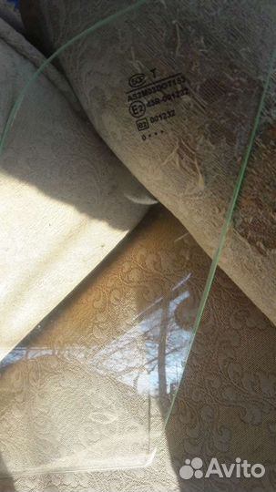 Дверные задние стекла 2шт и2шт форточки на авто 99