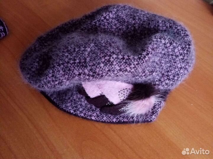 Женский берет с шарфом