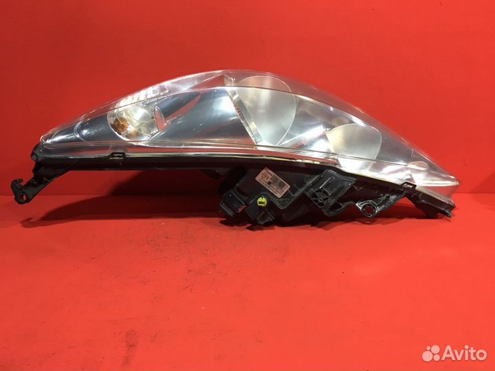 Фара для Peugeot 207 EP3 (8FS) 1.4 VTI (Б/У)
