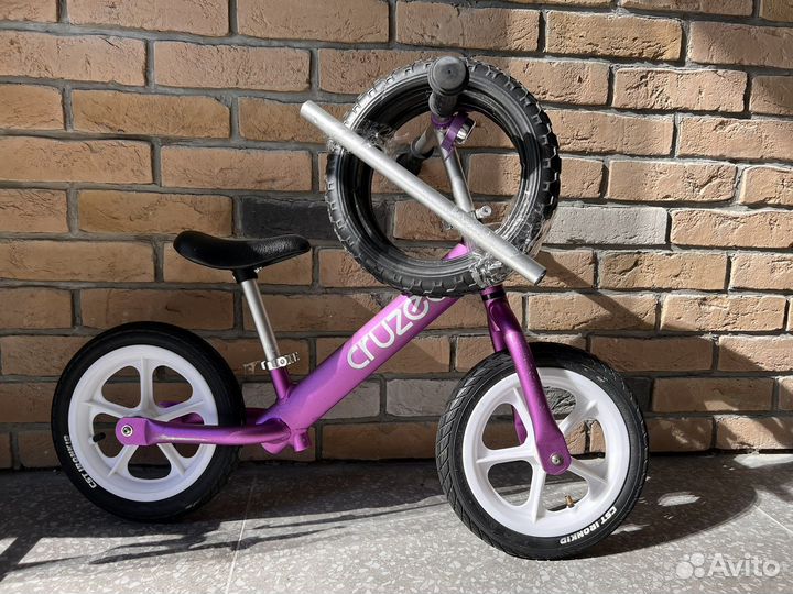 Беговел cruzee с надувными шинами