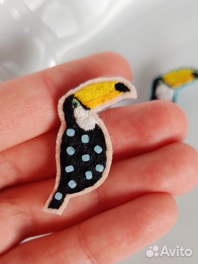 Мини броши тукан тупик