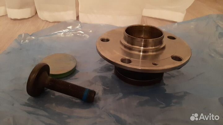 Ступица задняя VAG 8V0598611 новая оригинал