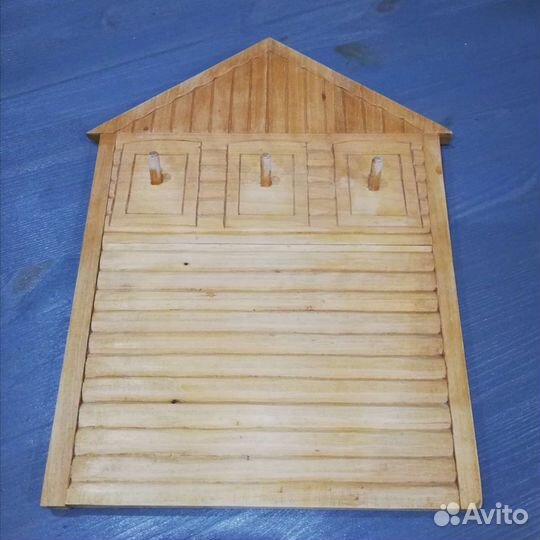 Украшение на стену, резьба по дереву