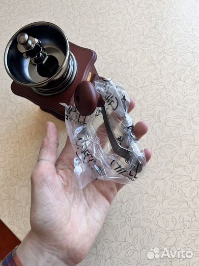 Ручная кофемолка Giphel новая