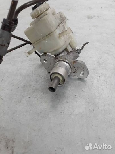 Главный тормозной цилиндр BMW 7 E65/E66/E67 E65