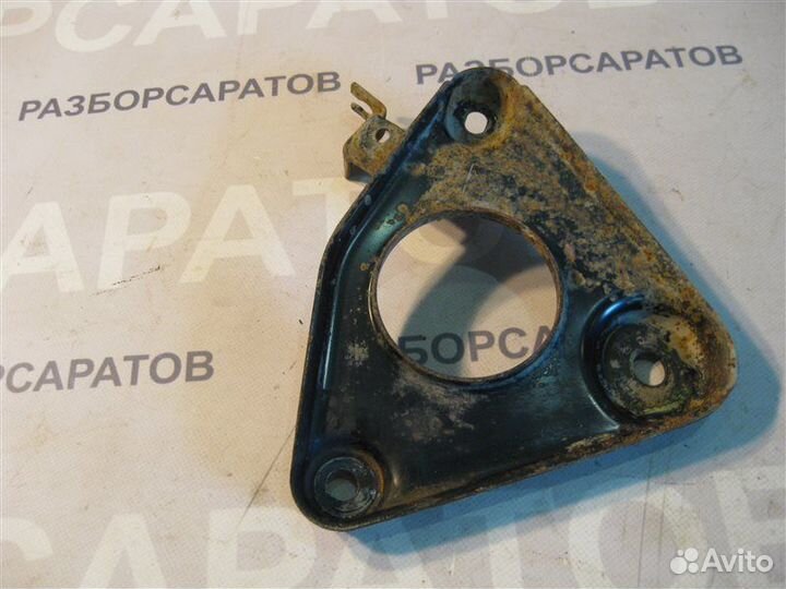 Кронштейн балки передний левый Nissan Primera P12