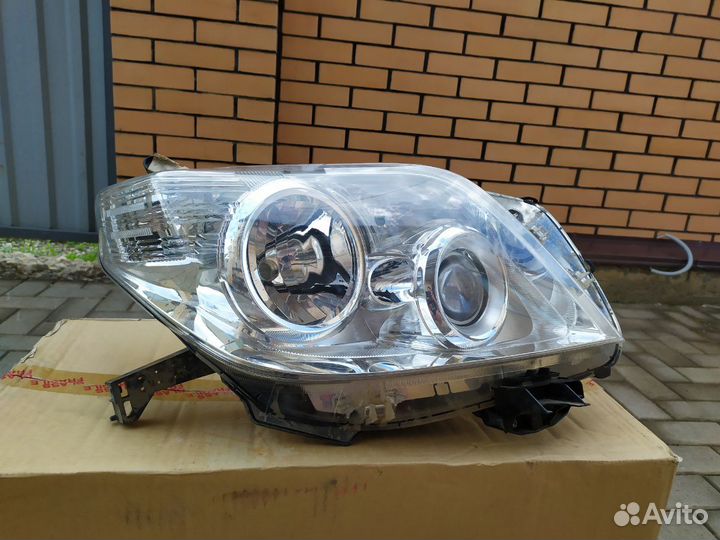 Фара Land Cruiser Prado