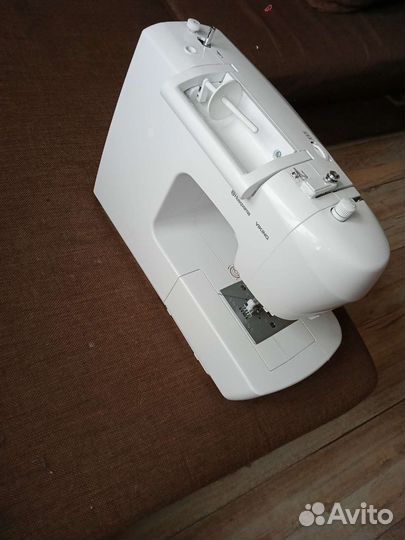 Швейная машина husqvarna viking h-glass 100Q
