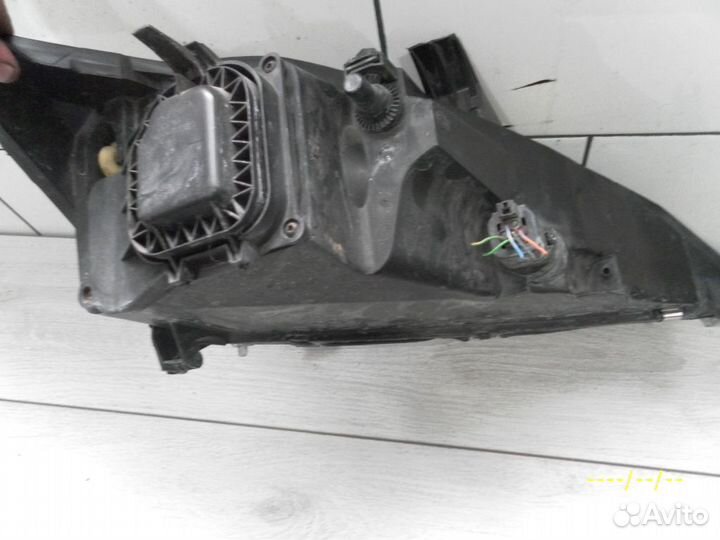 Фара передняя левая Форд Фокус 1 Ford Focus 1