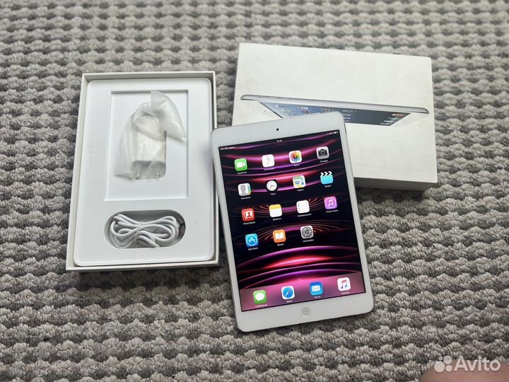 Apple iPad mini на 32 гб с полной комплектацией