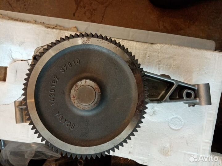 Масляный насос Scania P R G 2142111