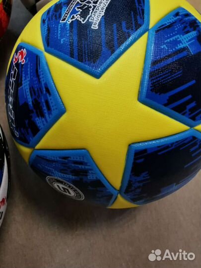 Футбольный мяч