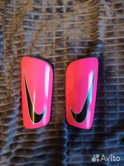 Футбольные щитки nike hard shell slip-in оригинал
