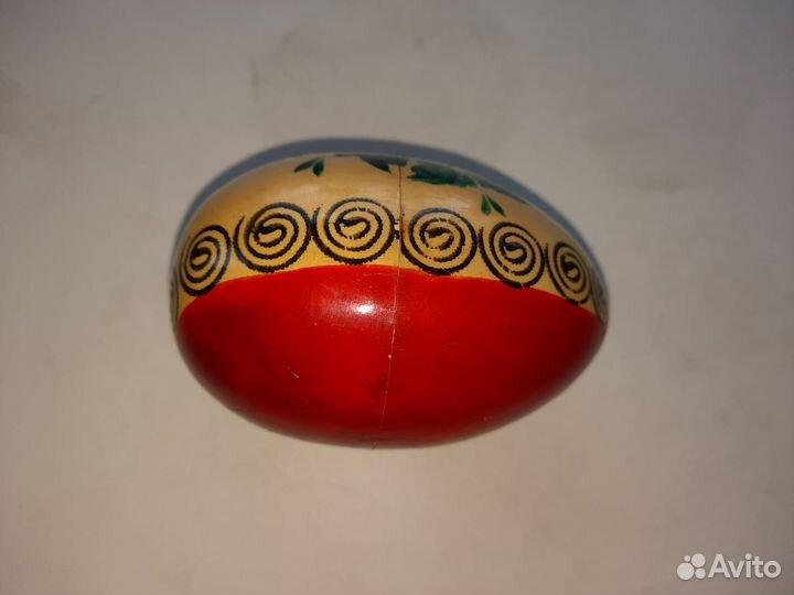Яйцо, маленький ковш. Хохлома