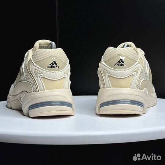 Кроссовки Adidas Response CL beige