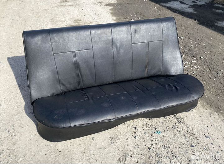 Задний диван Ваз 2105-2107, кожзам чёрного цвета
