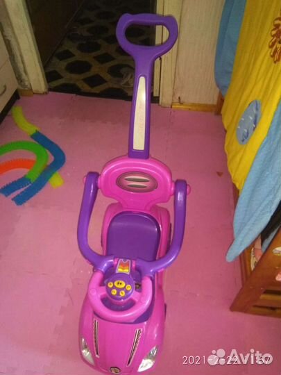 Машинка- каталка Mega Car