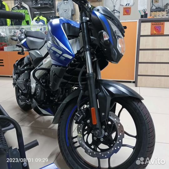 Мотоцикл Bajaj Pulsar NS200 24 лс вод. охлаждение