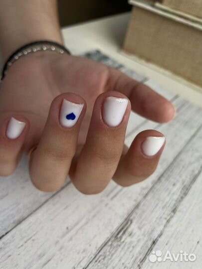 Модель на маникюр
