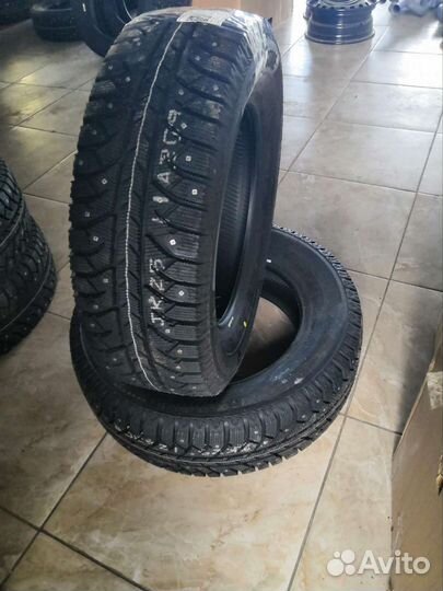 Bridgestone Ice Cruiser 7000S 195/65 R15 91T