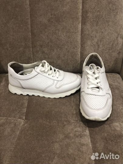 Кроссовки женские кожаные