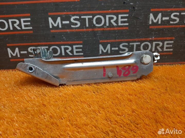 Домкрат Audi A4 B7/8E ALT 2007