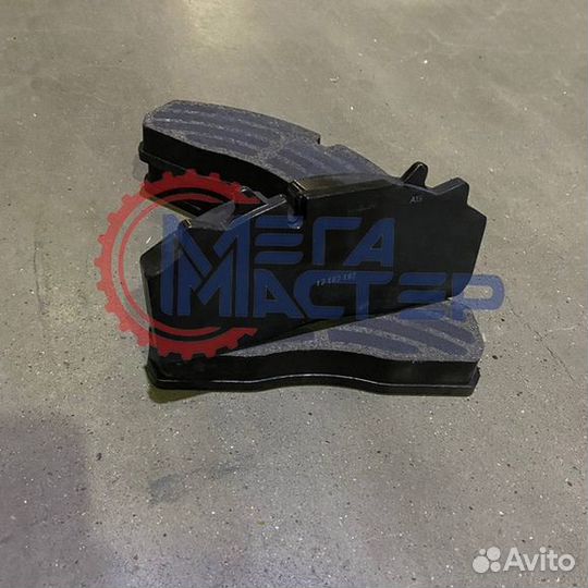 Колодки тормозные передние на Камаз 4308 / wabco