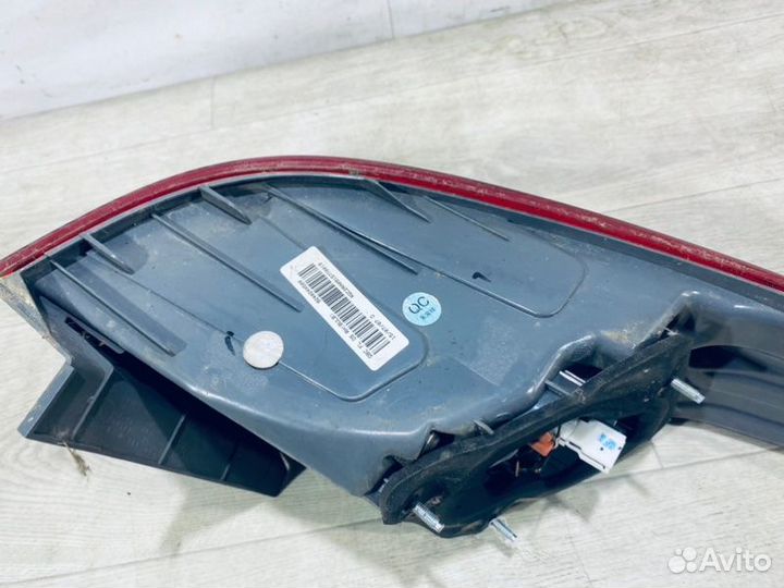 Фонарь задний правый Kia Rio 3 седан G4FC 1.6 2015