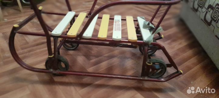 Детские санки на колесах