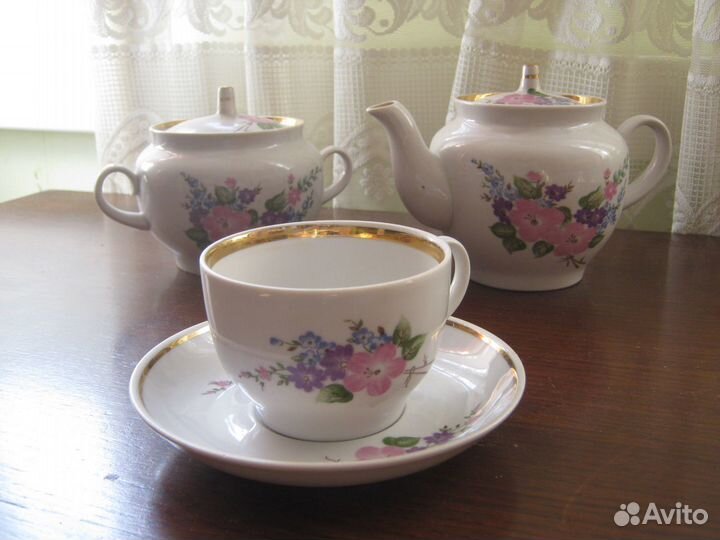 Чайный сервиз Красный фарфорист