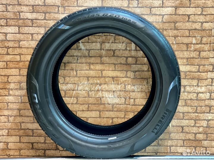 Pirelli P Zero PZ4 285/45 R20