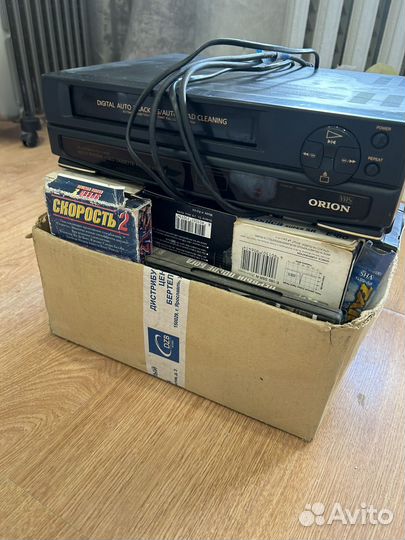 Видео магнитофон + касеты