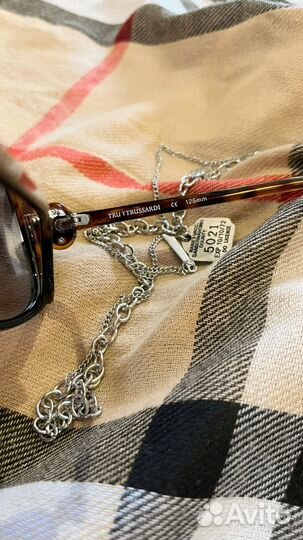 Солнцезащитные очки женские trussardi