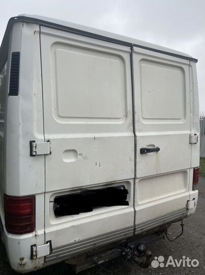 Задние двери Mercedes MB 100
