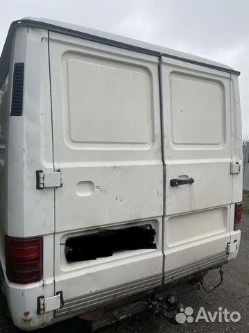 Задние двери Mercedes MB 100