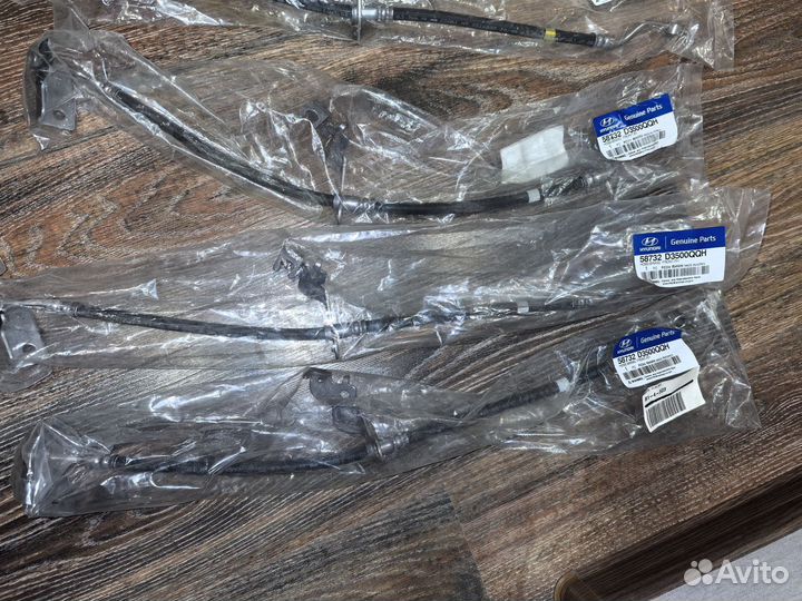 Шланг тормоз перед прав Hyundai 58732D3500QQH новы